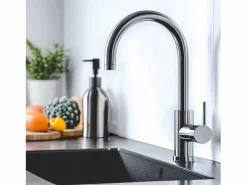columna de ducha termostático en mate y grifo de cocina con control de temperatura^Aica