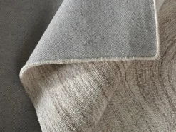Alfombra con motivo abstracto 100% lana - 200 x 290 cm - 1800g/m2 - Marfil y beige - AZARIA^OZAIA New