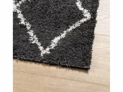 Alfombra moderna de pelo largo en color y crema de 140 x 200 cm Negro Clearance
