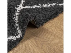 Alfombra moderna de pelo largo en color y crema de 140 x 200 cm Negro Clearance
