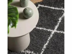Alfombra moderna de pelo largo en color y crema de 140 x 200 cm Negro Clearance