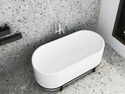 Shower & Design Bañera Con Patas|Bañera Exenta|Bañera exenta ovalada con acabados de metal - 230 L - 160 x 75 x 60 cm - - Acrílico - PLECO