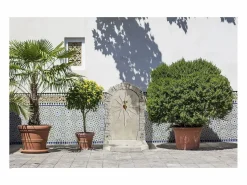 Fuente mural de piedra reconstituida "Calypso" con grifo de latón - Ideal para la decoración de su jardín^Habitat et jardin Sale