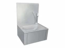 Fregadero|Lavabo de acero inoxidable con grifo y dispensador de jabón.