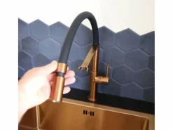 Magneto Mezclador de fregadero con rociador móvil en cobre cepillado^Essebagno Hot