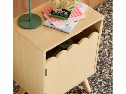 Sweeek Mesita de noche infantil con patas de madera de pino, 1 puerta natural Color natural claro Discount