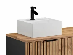 Vente-unique Mueble De Baño Con Doble Lavabo|Mueble de baño estriado natural claro con estantes y lavabo cuadrado sobre encimera, 140 cm, MADELA