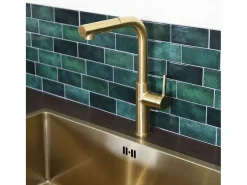 Pure II Mezclador de fregadero con teleducha extraíble en oro cepillado^Essebagno Hot