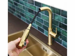 Pure II Mezclador de fregadero con teleducha extraíble en oro cepillado^Essebagno Hot