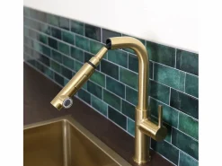 Pure II Mezclador de fregadero con teleducha extraíble en oro cepillado^Essebagno Hot