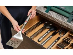Tenedor GrillOut™ , mango extensible, acero inoxidable, dientes afilados, cabezal retráctil para almacenamiento, ideal para BBQ y fácil de limpiar.^Joseph Joseph Clearance