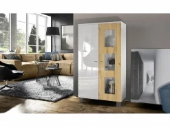 Vladon Vitrina Denjo, Cristalera con 2 Puertas y 3 Estantes de cristal, Blanco mate/Blanco de alto brillo/Roble natural (71 x 129 x 35 cm)^ Sale